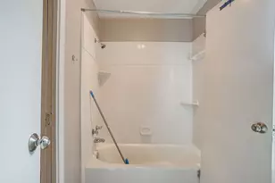 612 Melbourne Ct, Hurst, TX 76053 - Photo 12