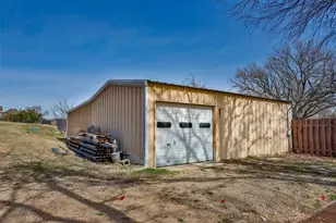 231 Hickory St, Lindsay, TX 76250 - Photo 32