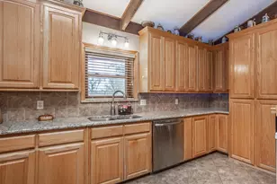 231 Hickory St, Lindsay, TX 76250 - Photo 10