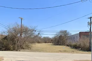 1426 Idlewild Ln, Lancaster, TX 75134 - Photo 1