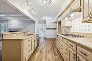 1017 Denmark St, Grand Prairie, TX 75050 - Photo 8