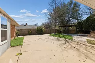 1017 Denmark St, Grand Prairie, TX 75050 - Photo 24