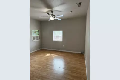 3300 Avenue H, Fort Worth, TX 76105 - Photo 8