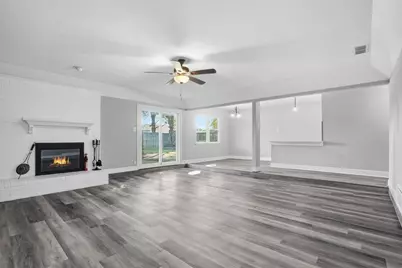 2217 Honey Creek Lane, Arlington, TX 76006 - Photo 4