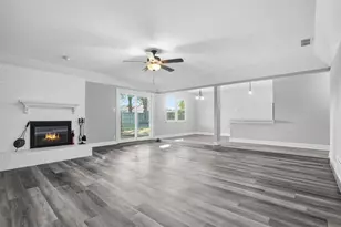 2217 Honey Creek Ln, Arlington, TX 76006 - Photo 4