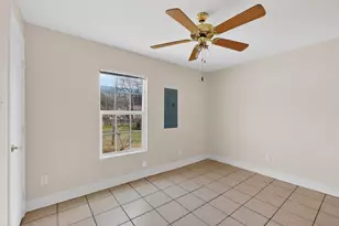 818 19th St, Grand Prairie, TX 75050 - Photo 34