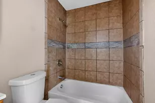 818 19th St, Grand Prairie, TX 75050 - Photo 32