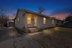 818 19th St, Grand Prairie, TX 75050 - Photo 1