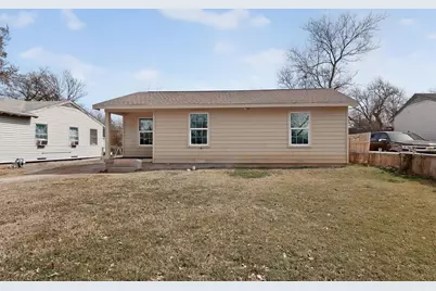 818 19th Street, Grand Prairie, TX 75050 - Photo 18