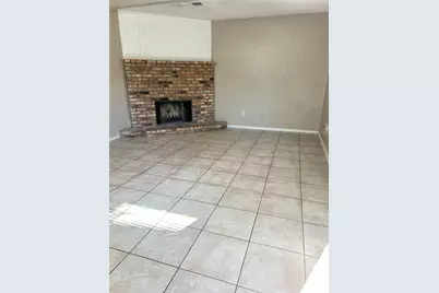 2818 S Fielder Road, Arlington, TX 76015 - Photo 4