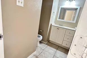 2818 S Fielder Rd, Arlington, TX 76015 - Photo 12