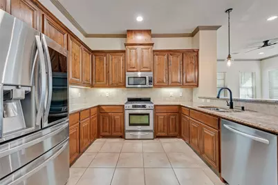 10543 Steinbeck Lane, Irving, TX 75063 - Photo 8