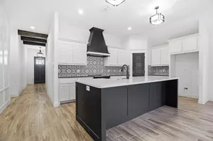 929 Tesslynn Ave, Godley, TX 76044 - Photo 2