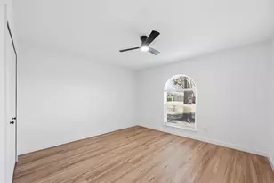 6301 Glenmoor Dr, Garland, TX 75043 - Photo 14