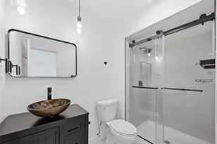 6301 Glenmoor Dr, Garland, TX 75043 - Photo 12