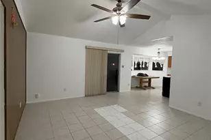 1812 Redwood St, Arlington, TX 76014 - Photo 4