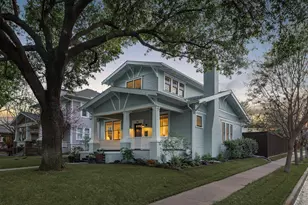 319 N Edgefield Ave, Dallas, TX 75208 - Photo 1