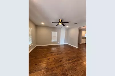 704 S Clinton Avenue, Dallas, TX 75208 - Photo 2