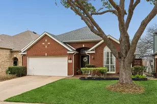 2136 Pritchard Dr, Grapevine, TX 76051 - Photo 2