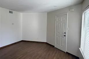 2300 Bamboo Dr, Arlington, TX 76006 - Photo 6