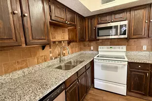 2300 Bamboo Dr, Arlington, TX 76006 - Photo 2