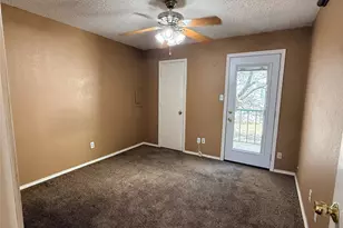 2300 Bamboo Dr, Arlington, TX 76006 - Photo 16