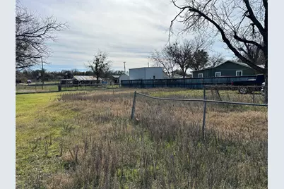 605 W Church Street, San Saba, TX 76877 - Photo 8