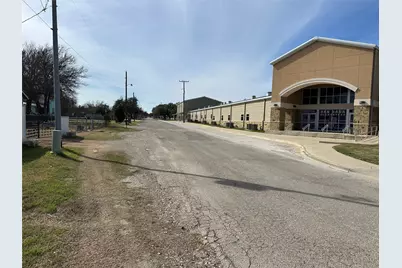 605 W Church Street, San Saba, TX 76877 - Photo 12