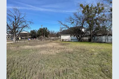 605 W Church Street, San Saba, TX 76877 - Photo 4