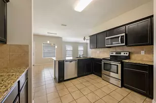 8228 Windsor Forest Dr, Fort Worth, TX 76120 - Photo 6