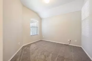 8228 Windsor Forest Dr, Fort Worth, TX 76120 - Photo 4