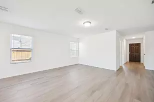 2037 Pleasant Knoll Cir, Forney, TX 75126 - Photo 2