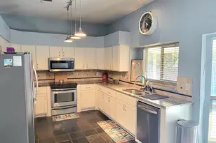 3 Holden Cir, The Colony, TX 75056 - Photo 4