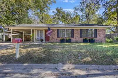 815 N Bledsoe Street, Gilmer, TX 75644 - Photo 1