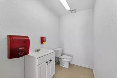 611 W Spring Valley Road, Hewitt, TX 76643 - Photo 22