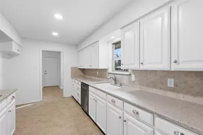 401 Monti Drive, Lewisville, TX 75057 - Photo 6