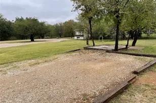 401 W Elliott St, Breckenridge, TX 76424 - Photo 14