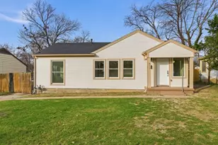 617 Ouida St, Grand Prairie, TX 75051 - Photo 2