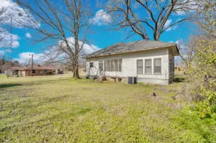 311 E San Saba St, Wortham, TX 76693 - Photo 20