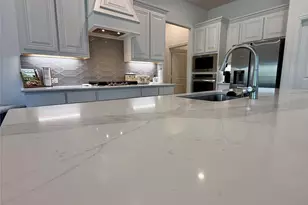 218 Oakcrest Dr, Justin, TX 76247 - Photo 10