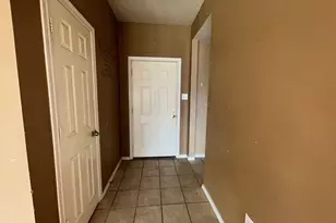 107 Cascade Ct, Glenn Heights, TX 75154 - Photo 2