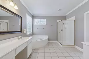 1200 Cedar Valley Dr, Irving, TX 75063 - Photo 10