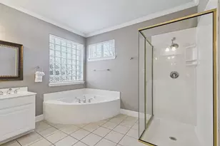 1200 Cedar Valley Dr, Irving, TX 75063 - Photo 12