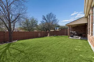 1200 Cedar Valley Dr, Irving, TX 75063 - Photo 36