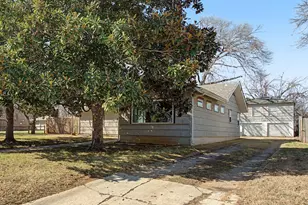 422 N Pecan St, Arlington, TX 76011 - Photo 4
