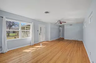 422 N Pecan St, Arlington, TX 76011 - Photo 6