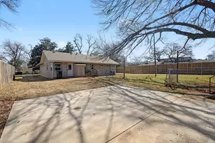 422 N Pecan St, Arlington, TX 76011 - Photo 26