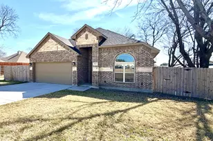 1513 Galveston St, Grand Prairie, TX 75051 - Photo 2