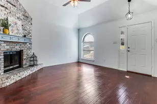 4905 Arborgate Dr, Arlington, TX 76017 - Photo 4