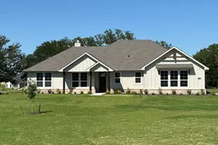156 Oak Grv Wy, Springtown, TX 76082 - Photo 1